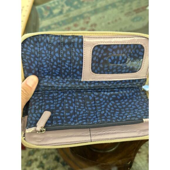 Fossil Key-Per Coated Canvas Zig Zag Print Zipper Purse Wristlet Wallet - Picture 6 of 7